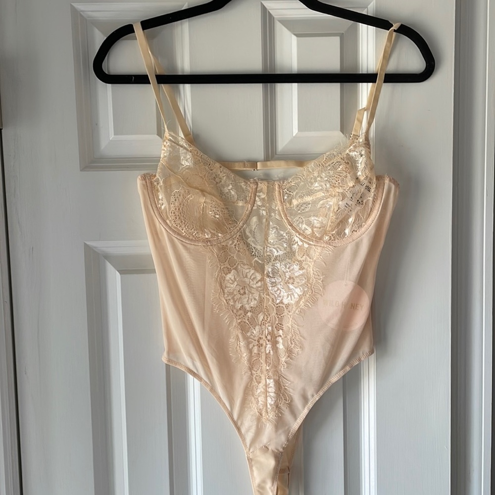 Beautiful nude lace/mesh spaghetti strap body suit. Never worn!
